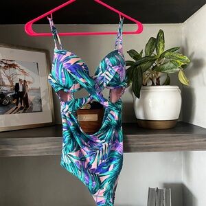 Shade & Store One piece